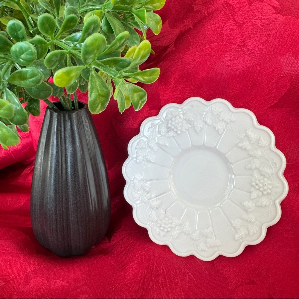 Westmoreland Milk Glass Saucer Paneled Grape Pattern Hi End 5.5"